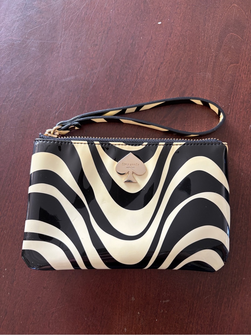 Kate Spade Black & Cream Patent Wristlet